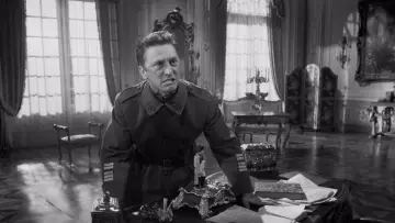 Zasłona do filmu "Ścieżki chwały" #749742