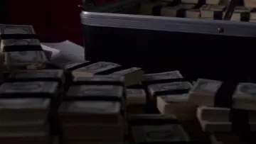 Zasłona do filmu "Brudne pieniądze" #841529