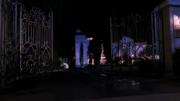 Zasłona do filmu "Ze śmiercią jej do twarzy" #930195