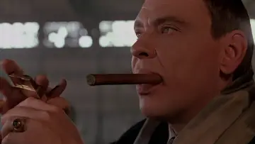 Zasłona do filmu "Człowiek Ciemności" #286008