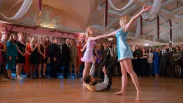 Zasłona do filmu "Romy i Michele na zjeździe absolwentów" #1008357