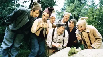 Zasłona do filmu "7 krasnoludków - Historia prawdziwa" #381494