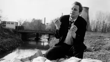 Zasłona do filmu "Człowiek pogryzł psa" #232205