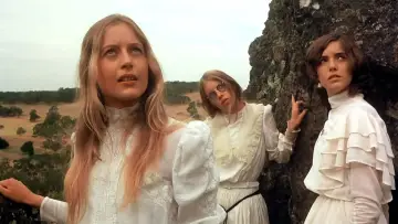 Zasłona do filmu "Piknik pod Wiszącą Skałą" #231050