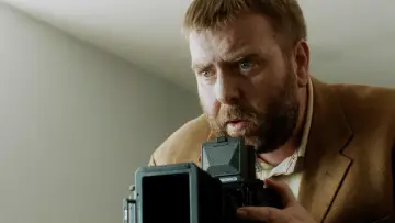 Zasłona do filmu "Sekrety i kłamstwa" #207320