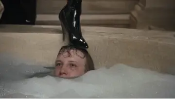 Zasłona do filmu "Kryjówka Białego Węża" #349200