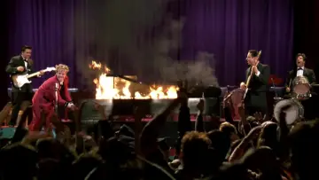 Zasłona do filmu "Wielkie kule ognia" #350691