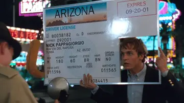Zasłona do filmu "W krzywym zwierciadle: Wakacje w Vegas" #886163
