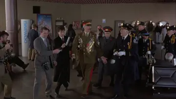 Zasłona do filmu "Akademia Policyjna 7: Misja w Moskwie" #474414