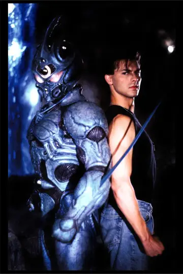 Plakat do filmu "Guyver: bohater ciemności" #1648647