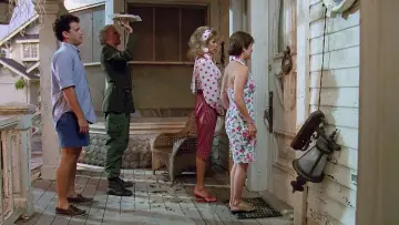 Zasłona do filmu "Na przedmieściach" #265637
