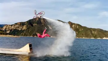 Zasłona do filmu "Jackass: Świry w akcji 2" #947563