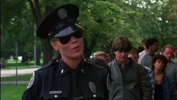 Zasłona do filmu "Akademia Policyjna 3: Powrót do Szkoły" #885655