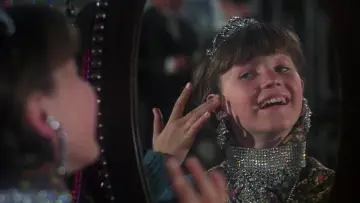 Zasłona do filmu "Gałki od łóżka i kije od miotły" #945320