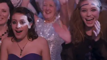Zasłona do filmu "Angus, stringi i przytulanki" #1027531