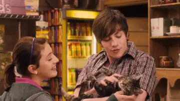 Zasłona do filmu "Angus, stringi i przytulanki" #1027547