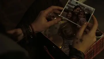Zasłona do filmu "I wszystko lśni" #610128