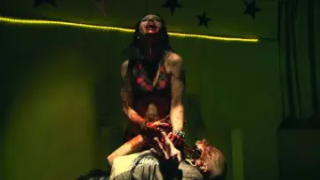 Zasłona do filmu "Striptizerki zombie" #679347