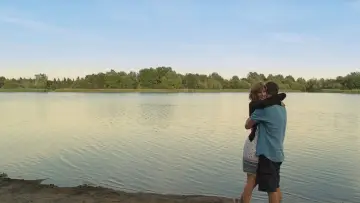 Zasłona do filmu "Rajskie Jezioro" #700720