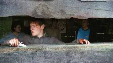 Zasłona do filmu "Rajskie Jezioro" #700733