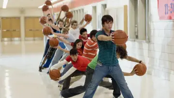 Zasłona do filmu "High School Musical 2" #282060