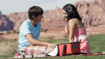 Zasłona do filmu "High School Musical 2" #282066