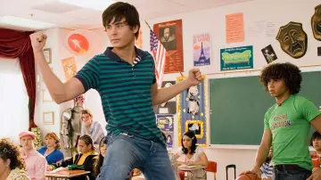Zasłona do filmu "High School Musical 2" #647016
