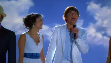 Zasłona do filmu "High School Musical 2" #647033