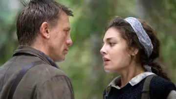 Zasłona do filmu "Opór" #258615