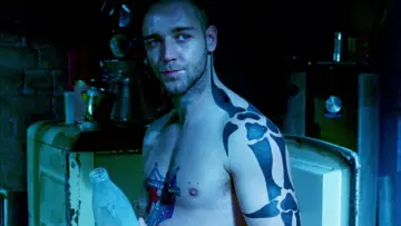 Zasłona do filmu "Romper Stomper" #278963