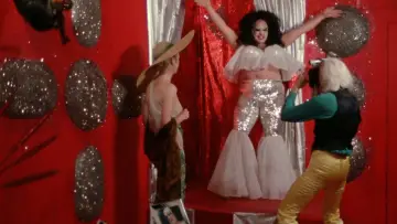 Zasłona do filmu "Kobiece kłopoty" #818227