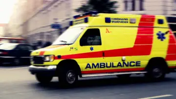 Zasłona do filmu "Ambulancen" #684772