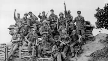 Zasłona do filmu "Hamburger Hill" #280382