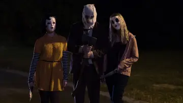Zasłona do filmu "Nieznajomi" #339122