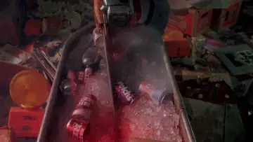 Zasłona do filmu "Teksańska masakra piłą mechaniczną 2" #1645173