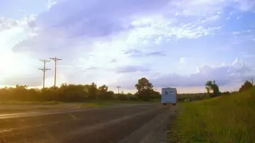 Zasłona do filmu "Teksańska masakra piłą mechaniczną 2" #1645272