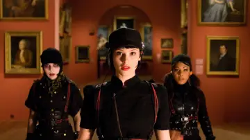 Zasłona do filmu "Dziewczyny z St. Trinian" #904747
