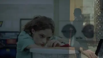 Zasłona do filmu "May" #1584396