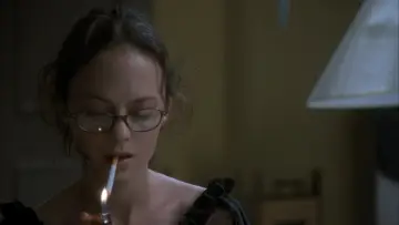 Zasłona do filmu "May" #998530
