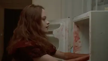 Zasłona do filmu "May" #998536