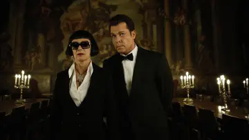 Zasłona do filmu "Revolver" #851772