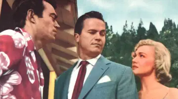 Zasłona do filmu "Śmiertelny pocałunek" #990586