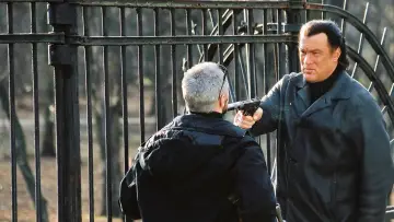 Zasłona do filmu "Cudzoziemiec" #433694