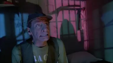 Zasłona do filmu "Ernest Goes to Jail" #1635175