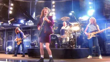 Zasłona do filmu "AC/DC: Live At Donington" #411842