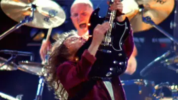 Zasłona do filmu "AC/DC: Live At Donington" #411845