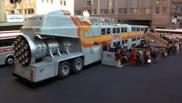 Zasłona do filmu "The Big Bus" #422176