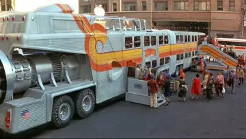 Zasłona do filmu "The Big Bus" #422177