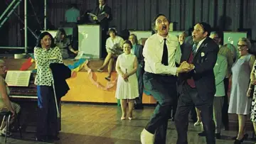 Zasłona do filmu "Holiday on the Buses" #484058