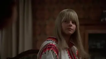 Zasłona do filmu "Mała dziewczynka, która mieszka na końcu drogi" #408439